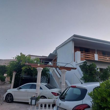 Studio Apartment Iva - 50 M From The Sea-Balcony Pag Town Eksteriør billede