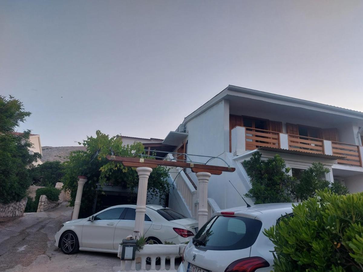 Studio Apartment Iva - 50 M From The Sea-Balcony Pag Town Eksteriør billede