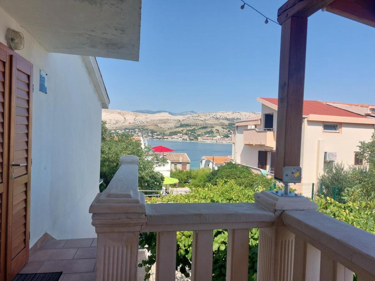 Studio Apartment Iva - 50 M From The Sea-Balcony Pag Town Eksteriør billede